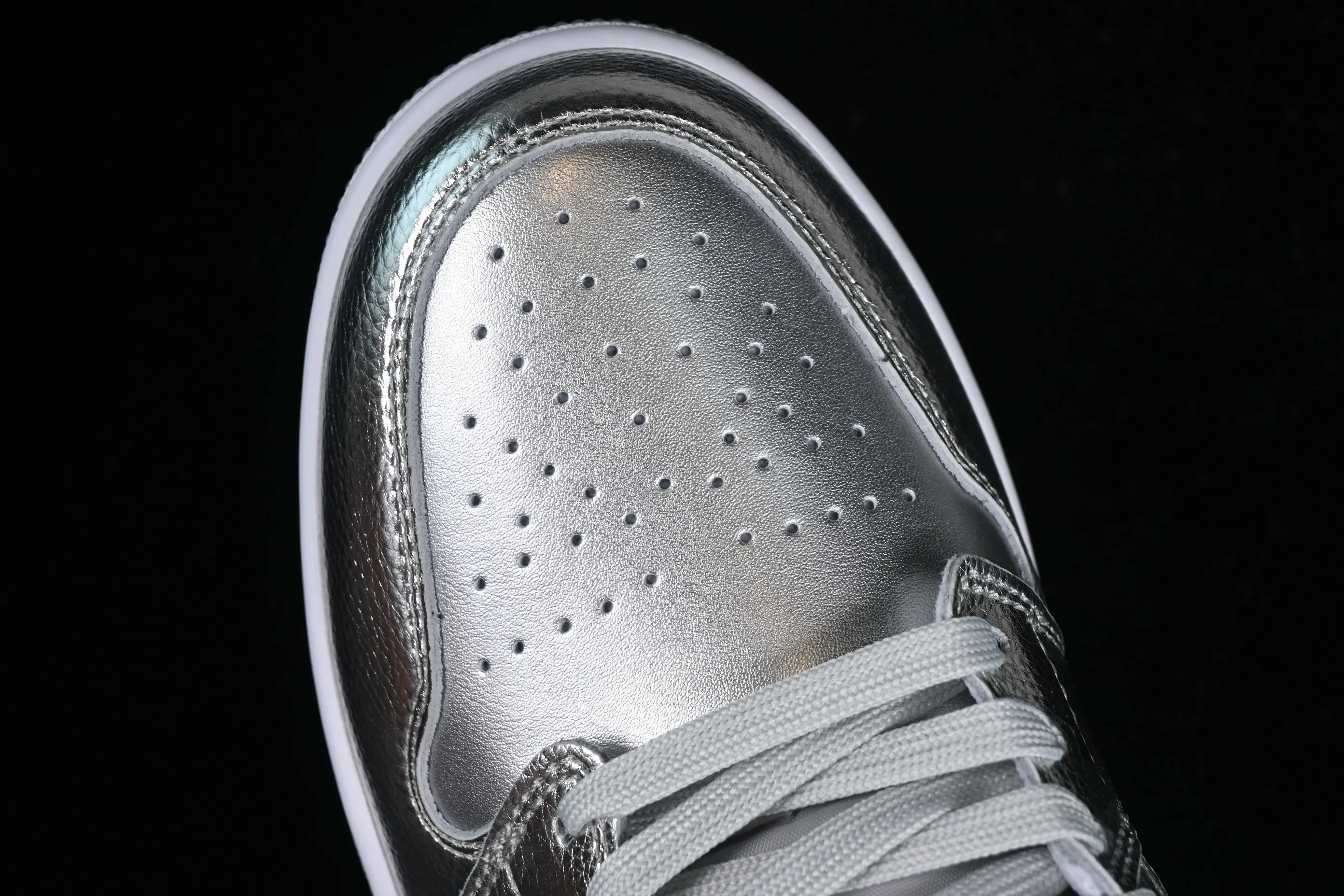 All categories Air Jordan Jordan series basketball shoes Air Jordan 1 Low Z version Air Jordan 1 Low "Metallic Silver" AJ1 Joe 1 liquid silver low-top cultural casual sneakers FN5030-001